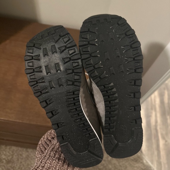 Women’s New Balance 574, Grey and White, Size US 8 - Picture 15 of 17